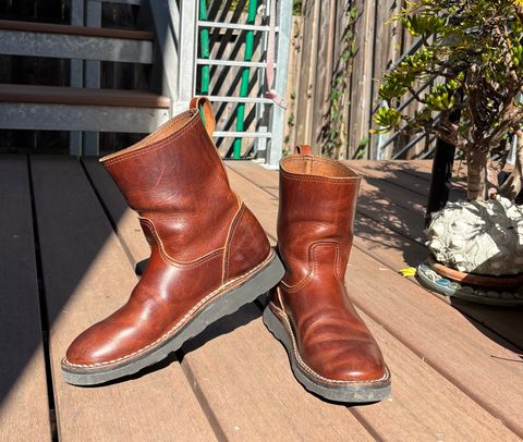 Photo by tomsbarkingdogs on November 3, 2025 of the Nicks Wellington 365 in Italian Brown Cypress.