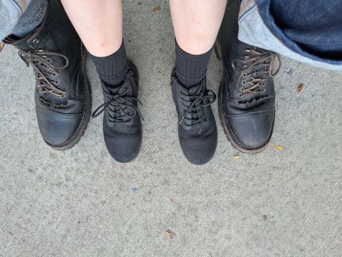 Photo by ZelieDad on August 1, 2025 of the Thursday Challenger in Maryam Natural Horsebutt Overdyed Black.