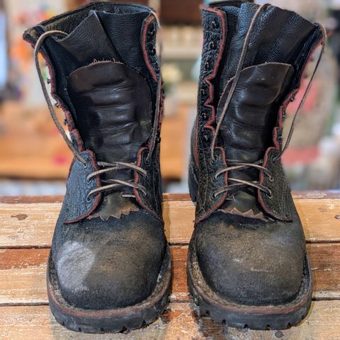 Photo by ZelieDad on February 2, 2026 of the JK Boots Bear Slayers in Bison Bloodcore.