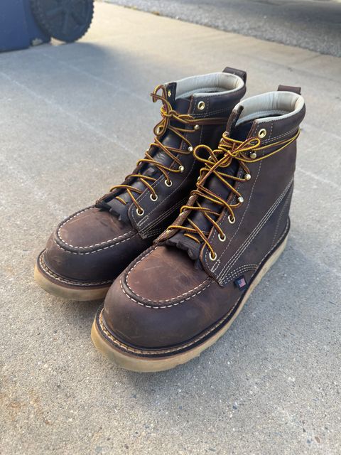 Photo by Brandan on October 1, 2025 of the Thorogood 6" Steel Toe Moc Toe in Unkown.