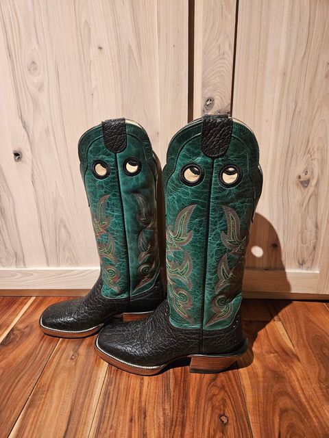 Photo by NevadaBugle on October 3, 2025 of the Hondo 3478 in Black Bullhide.