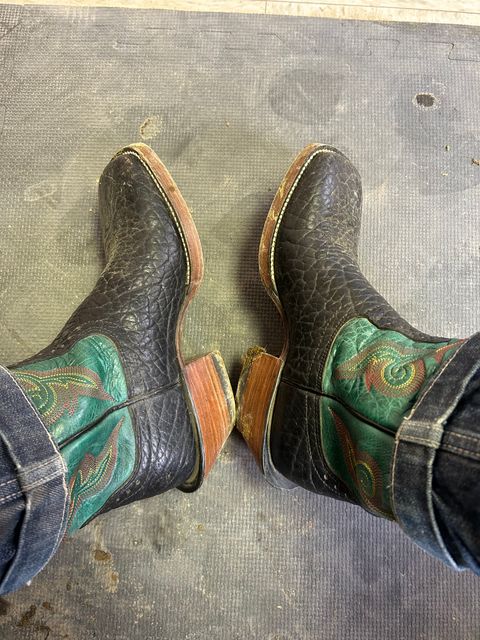 Photo by NevadaBugle on October 15, 2025 of the Hondo 3478 in Black Bullhide.