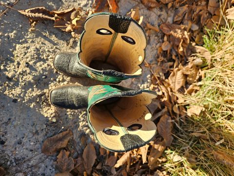 Photo by NevadaBugle on November 2, 2025 of the Hondo 3478 in Black Bullhide.