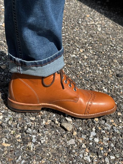 Photo by lemoncurry on July 6, 2026 of the Saddleback Leather Officer’s Boot in Unknown Natural Veg Tan.