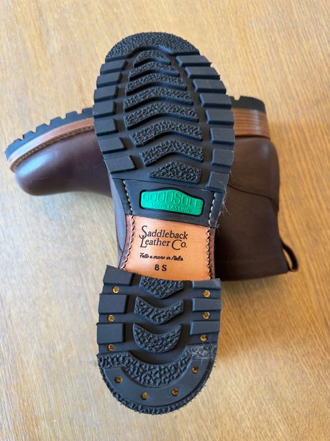 Photo by lemoncurry on July 20, 2026 of the Saddleback Leather Company Huntsman in Dark Coffee Brown Veg Tan Leather.