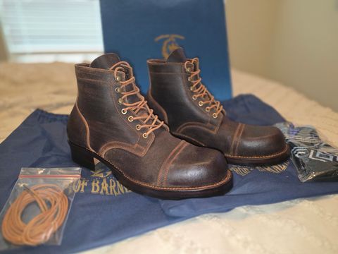 Photo by bluedevilish on August 28, 2025 of the Prof Barnets Bulky Cap Toe Boots in Horween Dark Brown Waxed Flesh.