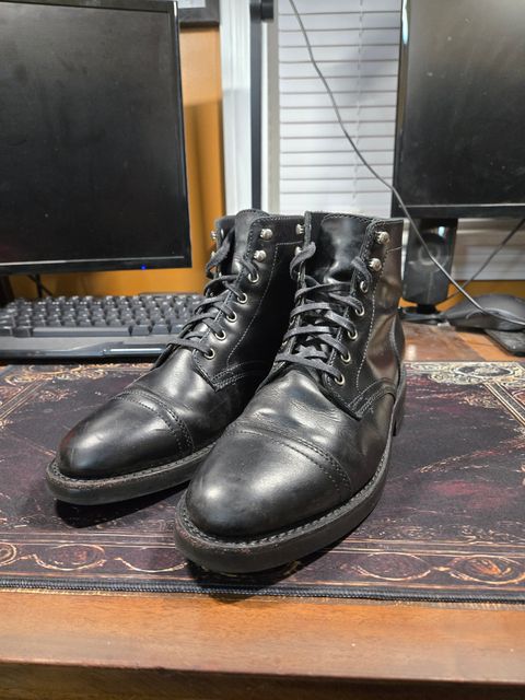 Photo by Jackpot_Johnson on July 24, 2026 of the Thursday Captain in Black Full Grain.
