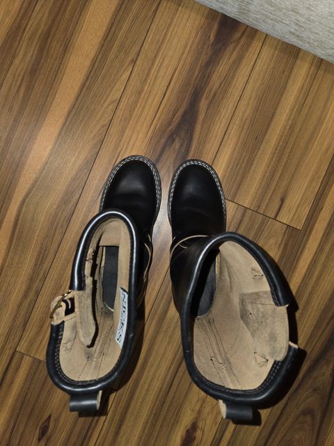 Photo by Jackpot_Johnson on July 20, 2026 of the Nicks Brakeman in Horween Black Chromexcel.