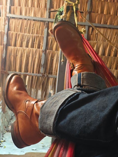 Photo by Aerastern on January 14, 2026 of the Wesco Mister Lou in Maryam Natural Horsebutt.