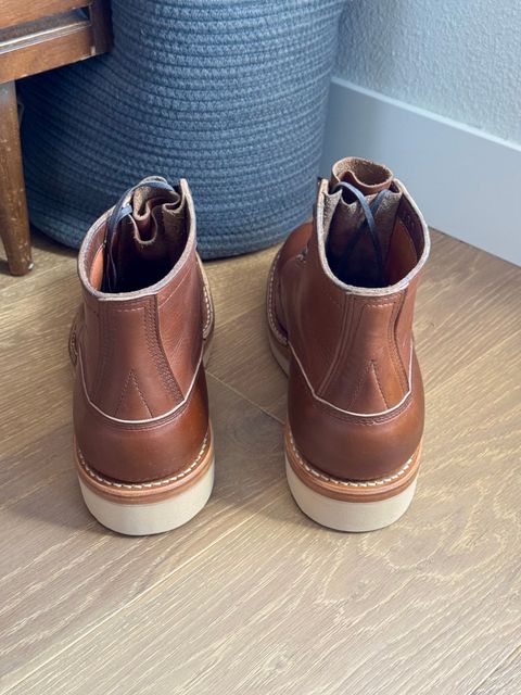 Photo by EarthToneDaddy on March 15, 2025 of the White's Bounty Hunter in Horween British Tan Chromexcel.