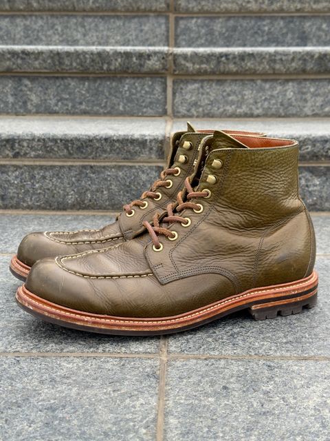 Photo by EarthToneDaddy on January 2, 2026 of the Grant Stone Brass Boot in Badalassi Carlo Oliva Minerva Box.
