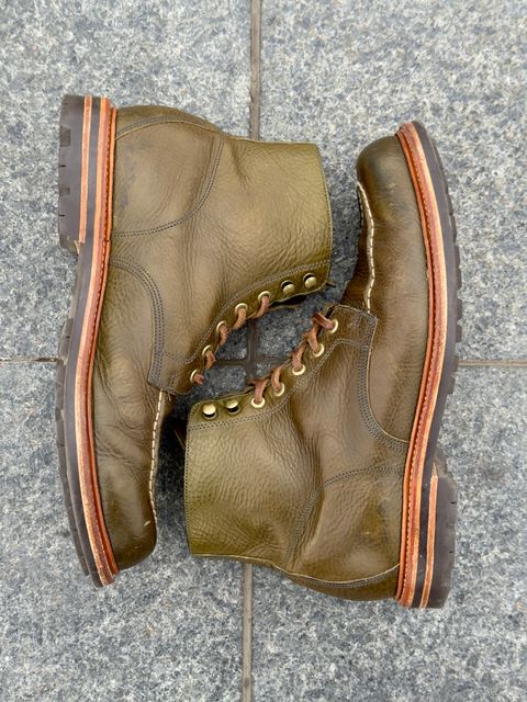 Photo by EarthToneDaddy on January 2, 2026 of the Grant Stone Brass Boot in Badalassi Carlo Oliva Minerva Box.