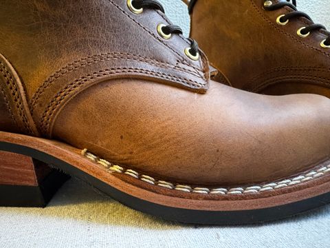 Photo by brvcha on December 8, 2025 of the Nicks Robert in Horween Orange Predator.