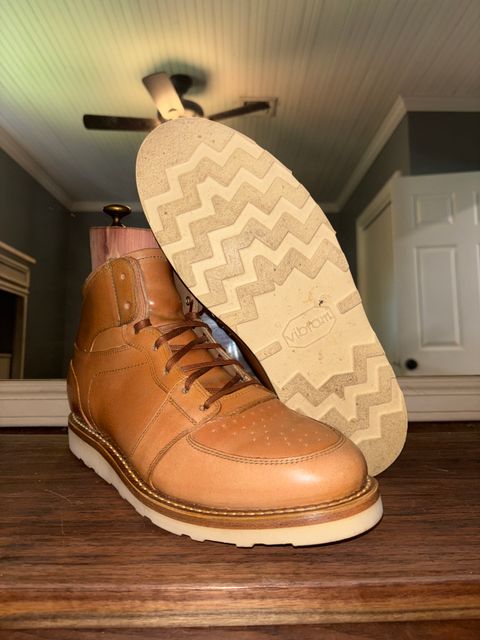 Photo by estiloR5 on April 7, 2026 of the Thursday Showtime Black Label in Shinki Natural Shell Cordovan.