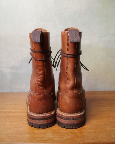 Photo by LydiaWinters on February 5, 2025 of the Tricker's Lucia Super Boot in Tanneries Haas Gold.