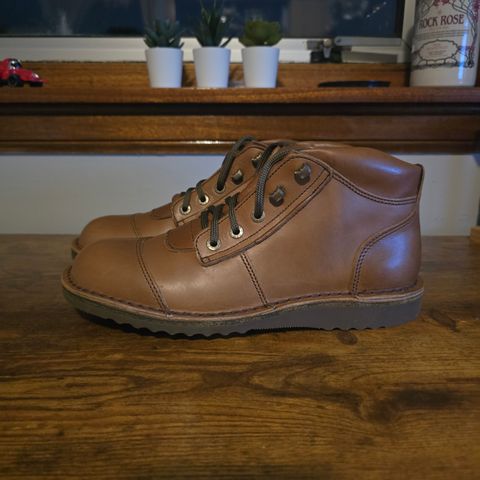Photo by john_k on October 1, 2025 of the Jim Green African Ranger in Jim Green / Natural Veg Tan.