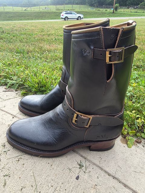 Photo by benderschweiz on July 11, 2026 of the Role Club Engineer Boots in Shinki Hand-Finished Black Horsehide.