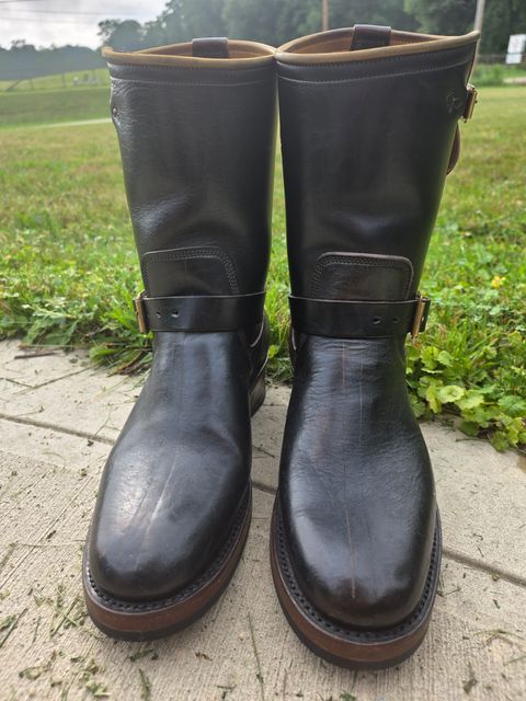 Photo by benderschweiz on July 11, 2026 of the Role Club Engineer Boots in Shinki Hand-Finished Black Horsehide.