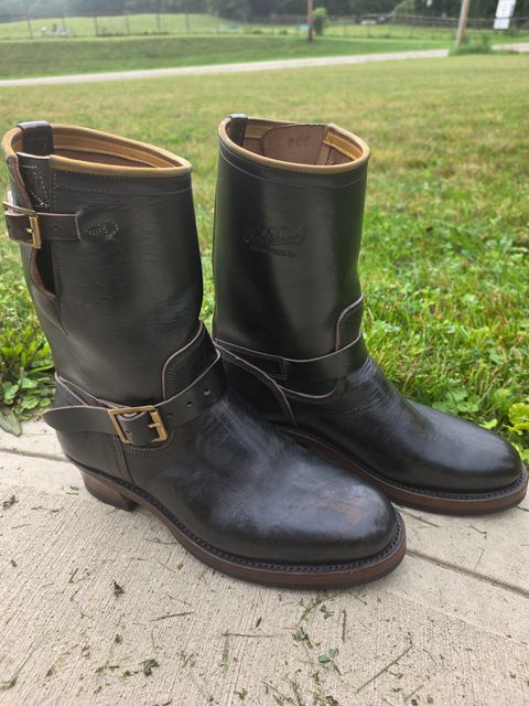 Photo by benderschweiz on July 11, 2026 of the Role Club Engineer Boots in Shinki Hand-Finished Black Horsehide.