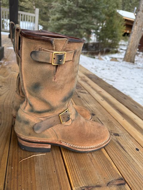 Photo by sfiegi on January 1, 2026 of the Nicks Brakeman in Horween Brown Chromexcel Roughout.