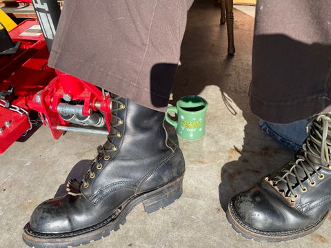 Photo by LeihMeAlone on January 9, 2026 of the White's Smokejumper in Seidel Black Oil Tan.