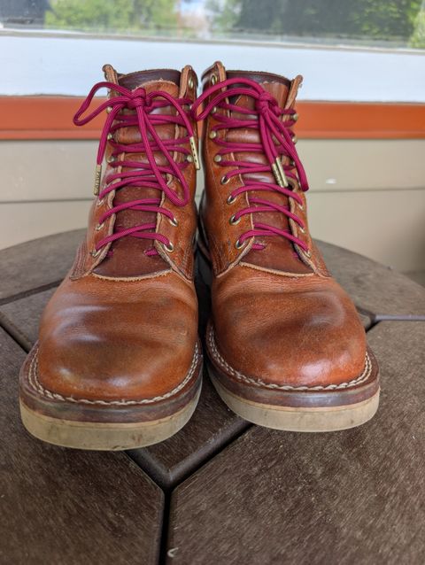 Photo by AnyMajorDude on May 4, 2025 of the Nicks Traveler in Horween Natural Dublin.