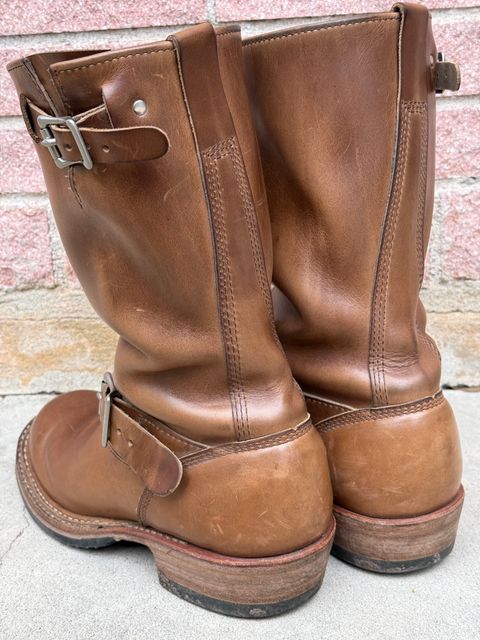 Photo by ludwigvan88 on July 19, 2025 of the White's Nomad Engineer Boots in Horween Natural Chromexcel.