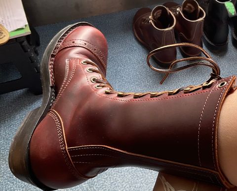 Photo by DeliciousGuess6449 on April 26, 2025 of the Frank's Boots Front Range in Wickett & Craig Chestnut Oiled Latigo.