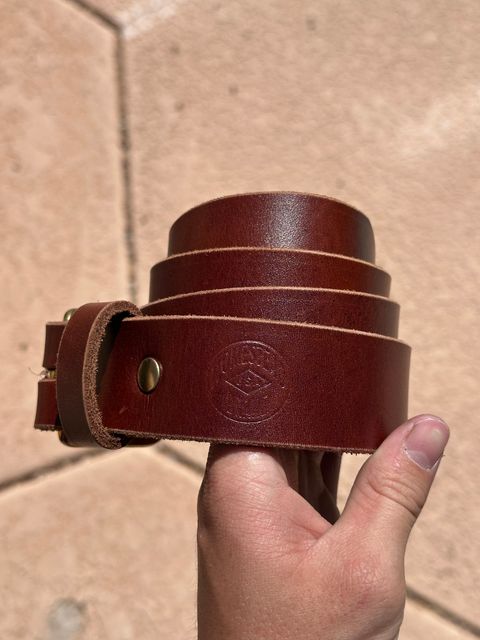 Photo by AndrewsBoots on October 1, 2025 of the Homestead Brand Essential Leather Belt No. 1508 in Distressed Brown Full Grain USA Tanned Latigo.