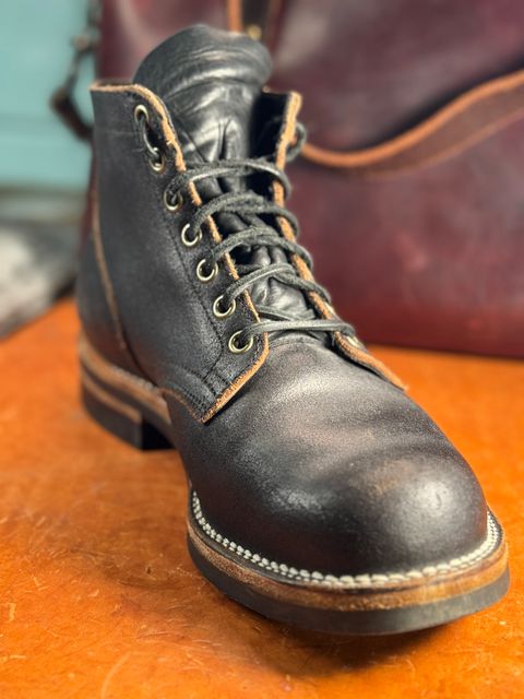 Photo by JGHutch on October 31, 2024 of the Viberg Service Boot in Horween Black Waxed Flesh.