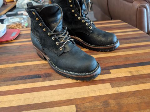 Photo by JoeB on January 28, 2025 of the Nicks Urban Logger in Seidel MaxSupport Black Roughout.