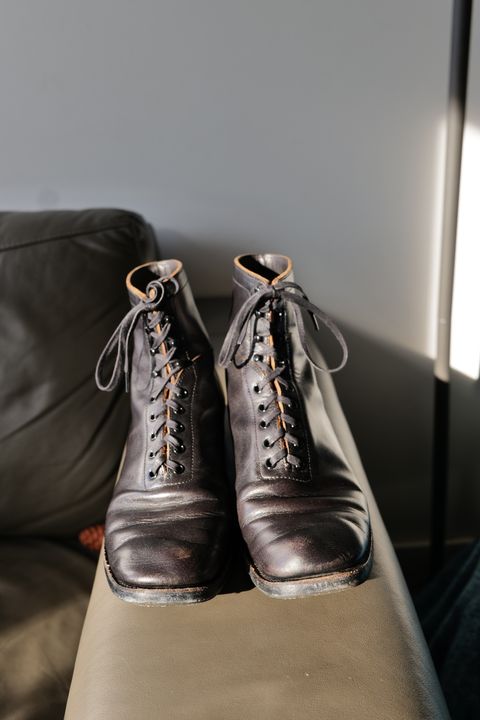 Photo by jcurry on February 4, 2026 of the Clinch Milne Soft-toe in Top Notch Horsehide Black (Tea core).