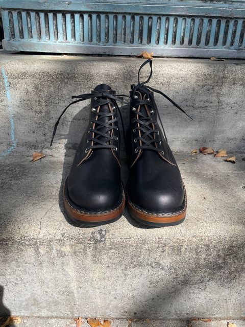 Photo by KazukifromJapan1993 on October 1, 2025 of the White's Semi-Dress in Seidel Black Double Shot.