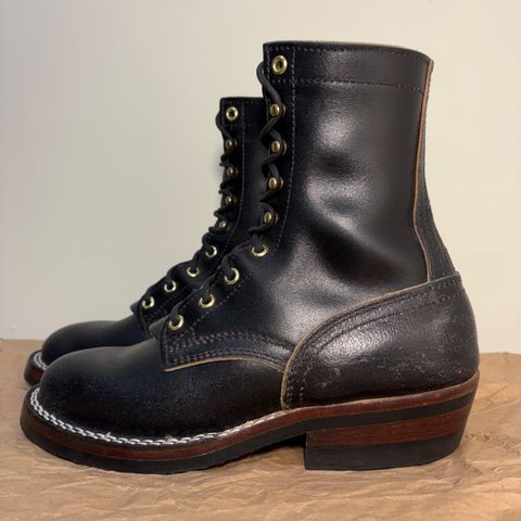 Photo by TastefulGent on January 1, 2026 of the Nicks MTO in Horween Black Waxed Flesh.