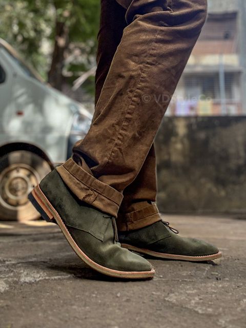 Photo by vdstyleco on May 30, 2026 of the Bridlen Unlined Chukka Boot in C.F. Stead Loden Janus Calf Suede.