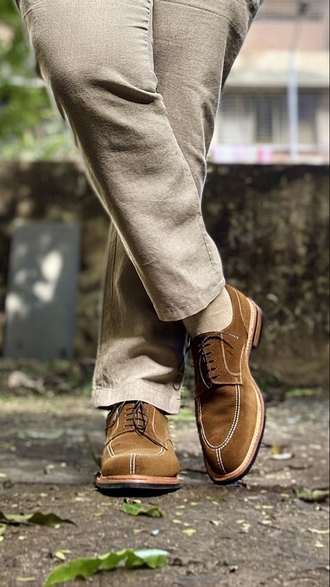 Photo by vdstyleco on July 10, 2026 of the Bridlen Bridlen / Y Tip Derby in C.F. Stead Repello Calf Suede Copper.
