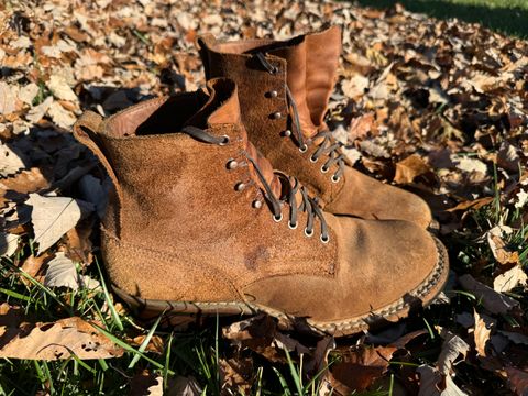 Photo by KingSprinkle on October 27, 2024 of the White's 350 Cruiser in Seidel Distressed Roughout.
