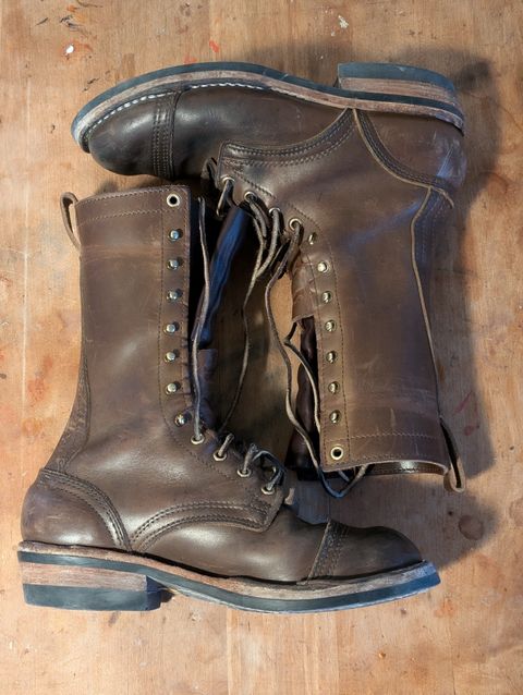 Photo by Sudden_Security_5871 on April 5, 2025 of the Nicks Lace Up Heritage in Horween British Tan Chromexcel.