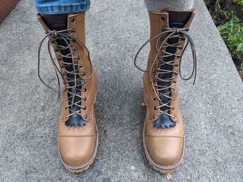Photo by evsnova74 on September 23, 2024 of the Frank's Boots Type 2 Highlander in Seidel Tan Teton.