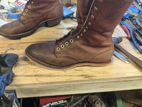 Photo by evsnova74 on April 6, 2024 of the White's Packer in Seidel Red Dog Oil Tan.