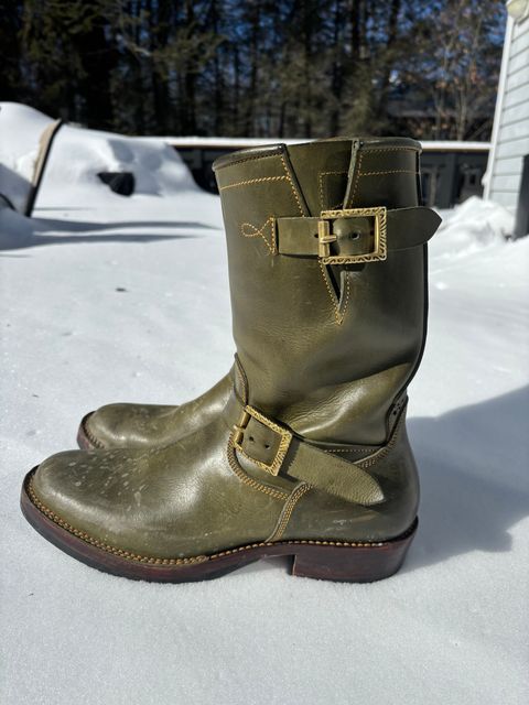 Photo by ohherewego on February 2, 2026 of the Fortis Boots Tapak 2.0 Engineer Boots in Indonesian Olive Pullup.