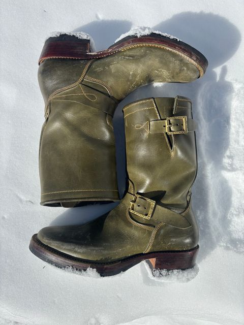 Photo by ohherewego on February 2, 2026 of the Fortis Boots Tapak 2.0 Engineer Boots in Indonesian Olive Pullup.