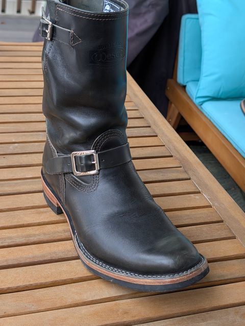 Photo by patina_colada on January 5, 2026 of the Wesco Mister Lou in Maryam Petrolio Waxed Black Horsehide.