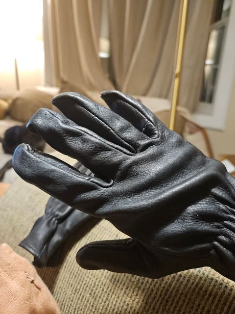 Photo by cjelliott on February 23, 2026 of the Geier Glove Deerskin Roper in Deerskin.