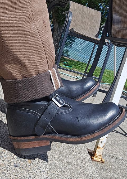 Photo by cjelliott on May 5, 2025 of the White's Hathorn Explorer in Seidel Black Oil Tan.