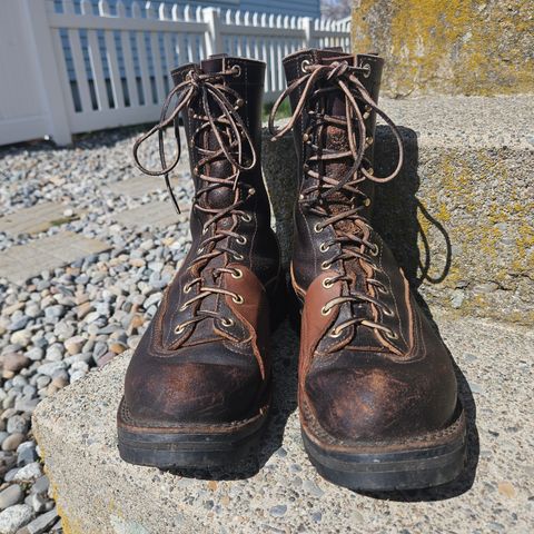 Photo by cjelliott on April 2, 2025 of the Nicks x Rose Anvil ND3 in Horween Brown Waxed Flesh & Seidel 1964 Brown.
