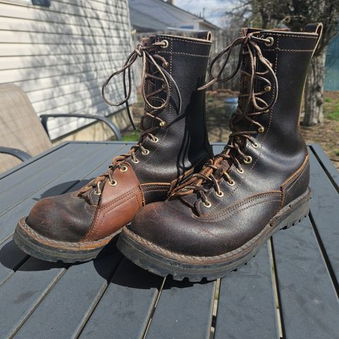 Photo by cjelliott on April 2, 2025 of the Nicks x Rose Anvil ND3 in Horween Brown Waxed Flesh & Seidel 1964 Brown.