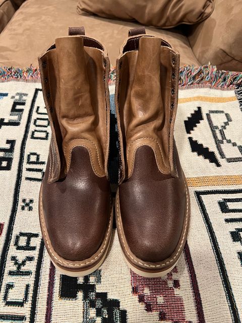 Photo by JPLopez124 on March 23, 2025 of the White's 350 Cruiser in Horween Natural Waxed Flesh & Horween Natural Chromexcel.