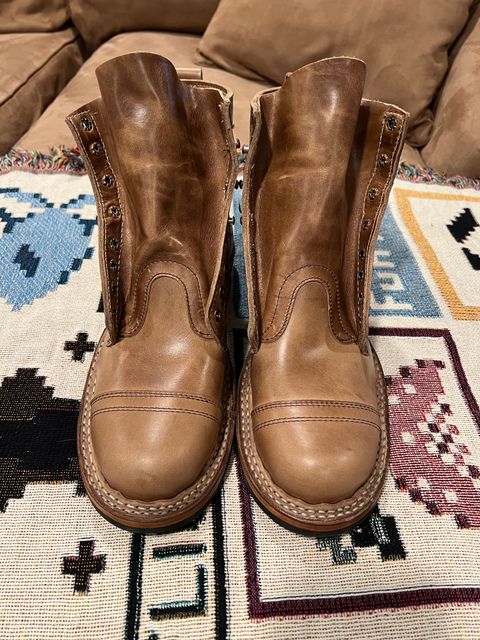 Photo by JPLopez124 on April 2, 2025 of the White's 350 Cruiser Cap Toe in Horween Natural Chromexcel.
