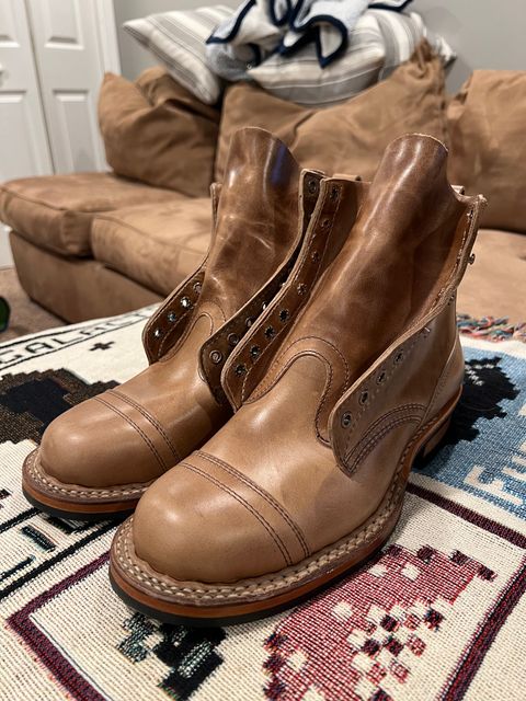 Photo by JPLopez124 on April 2, 2025 of the White's 350 Cruiser Cap Toe in Horween Natural Chromexcel.
